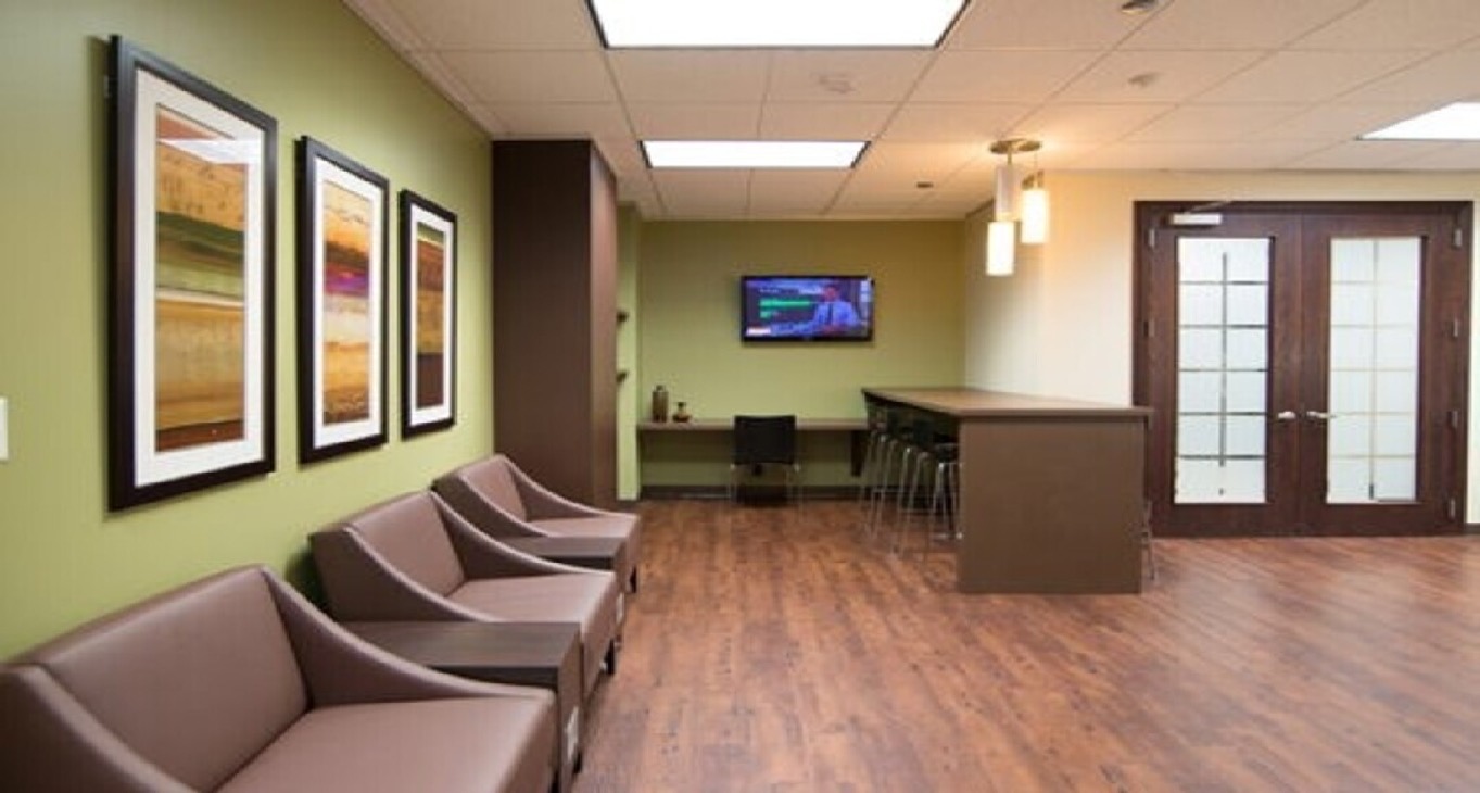 Rent office 3333 Lee Parkway — photo 11