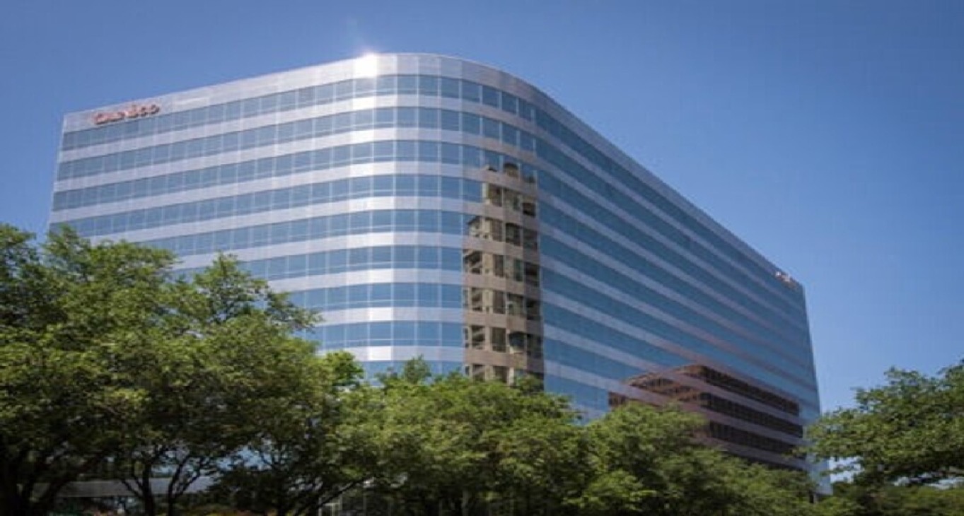 Rent office 3333 Lee Parkway — photo 10