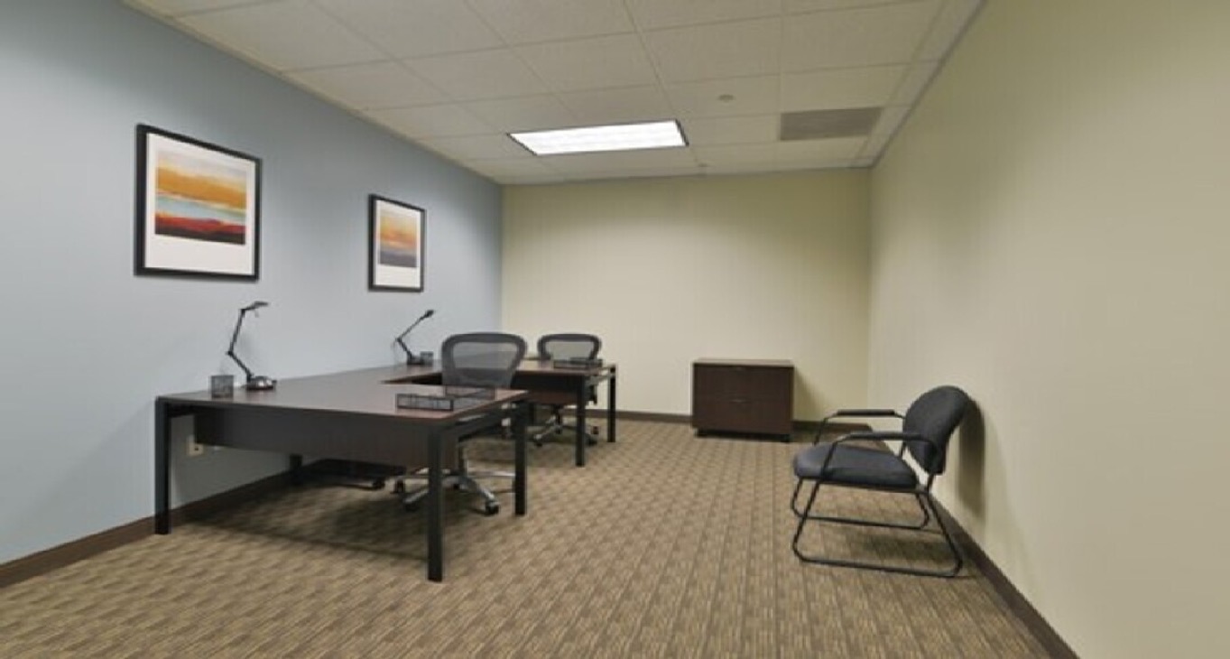 Rent office 3333 Lee Parkway — photo 5