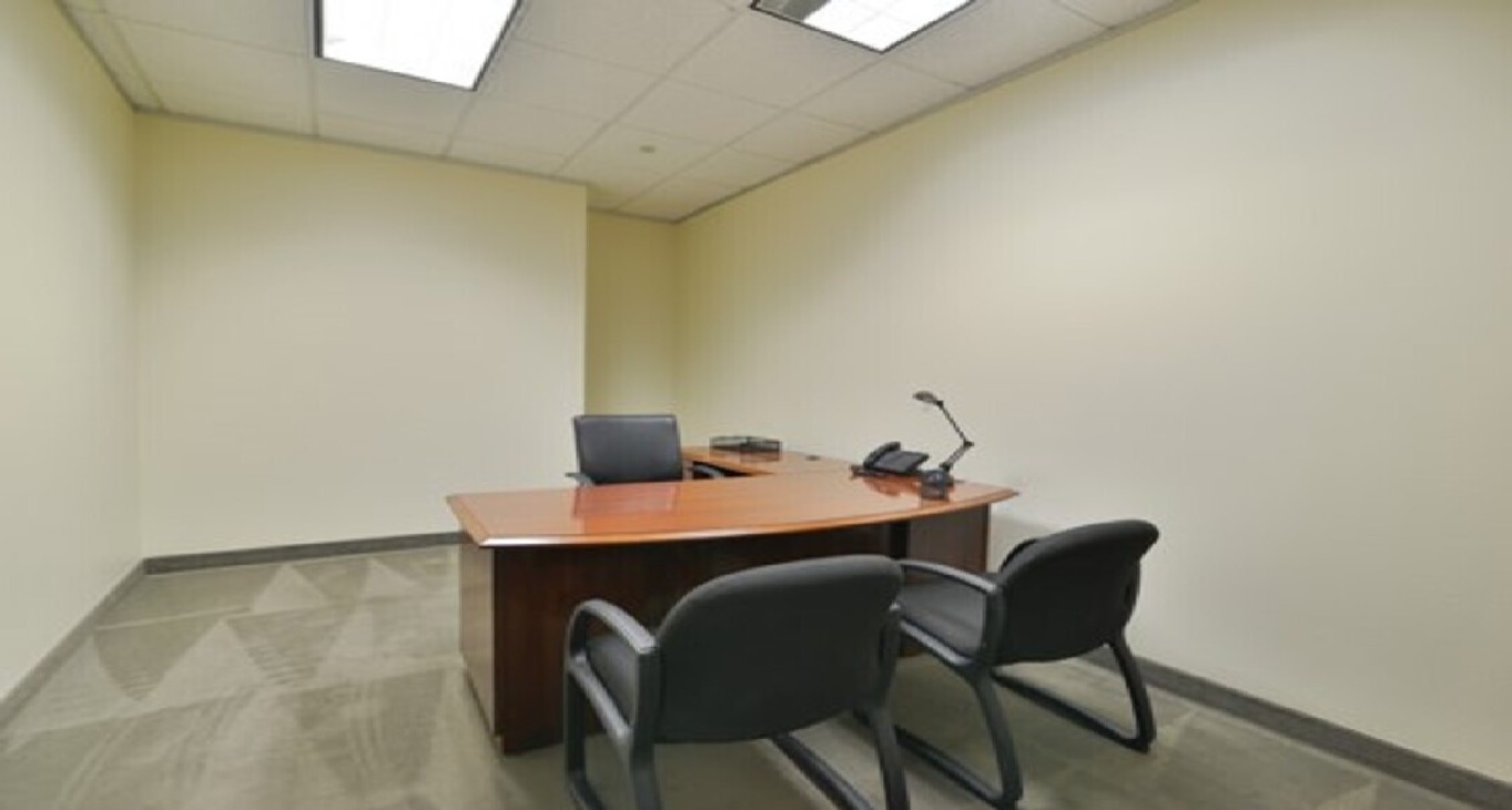 Rent office 3333 Lee Parkway — photo 2
