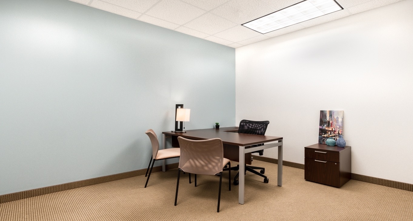 Rent office 3440 Toringdon Way — photo 3