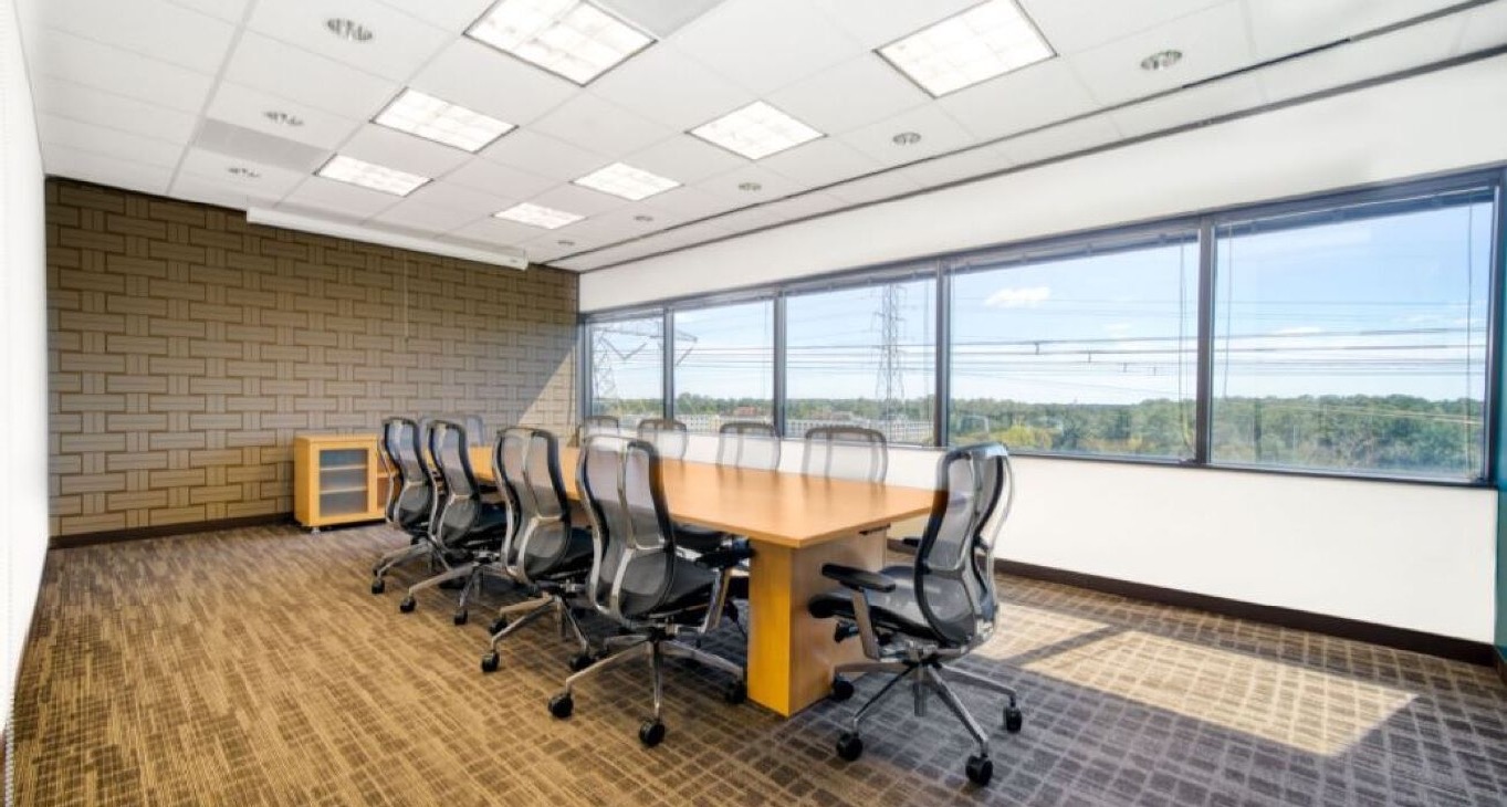 Rent office 3663 N. Sam Houston Parkway East — photo 12