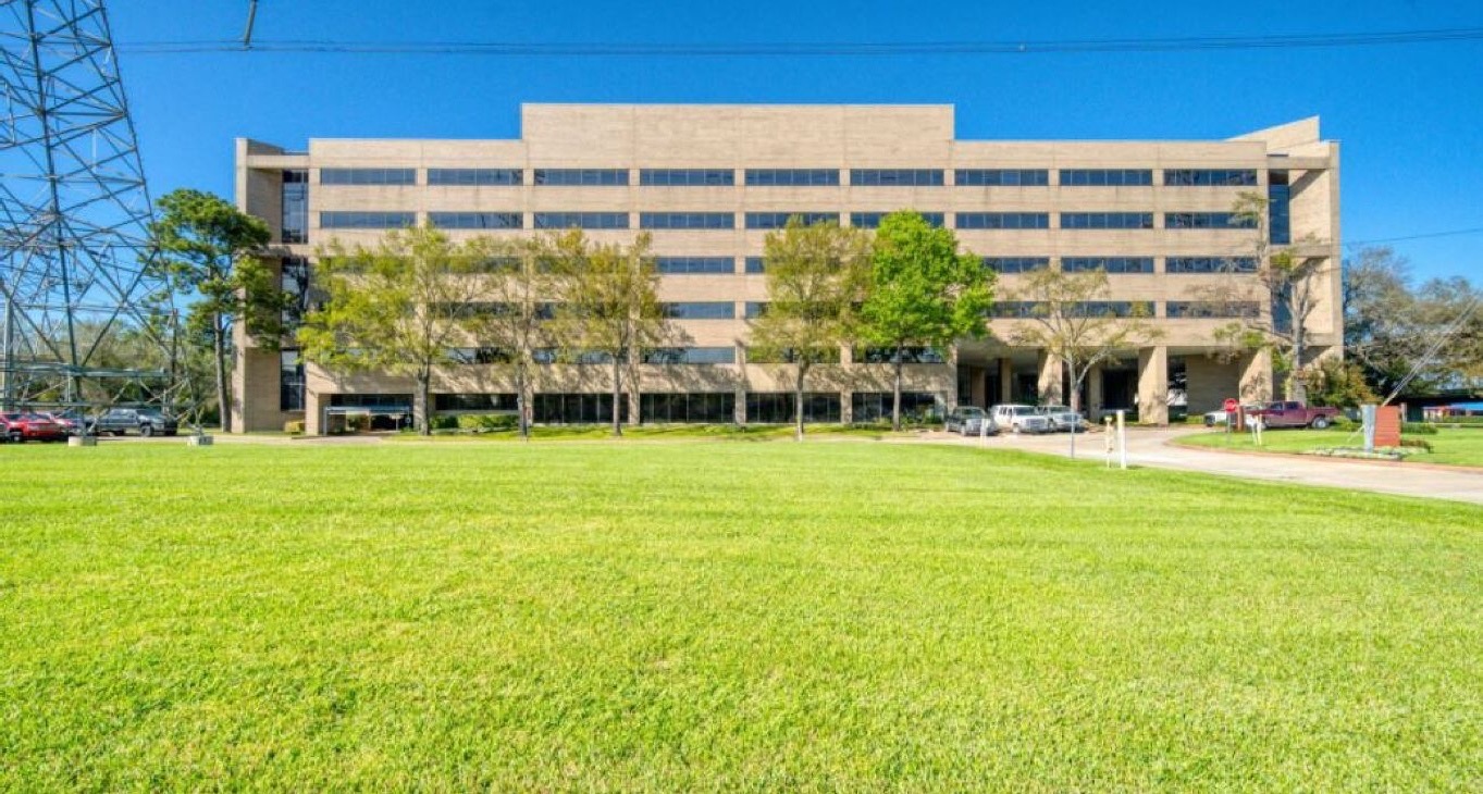 Rent office 3663 N. Sam Houston Parkway East — photo 4