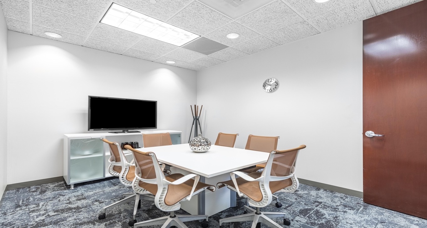 Rent office 400 Galleria Parkway — photo 6