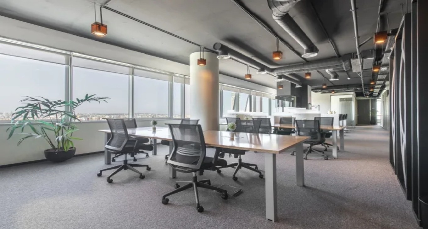 Επιχειρηματικό κέντρο 400 North St. Paul Street Rent office 400 North St. Paul Street — photo 12