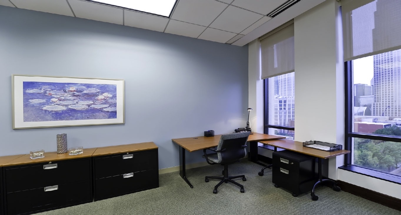 Rent office 401 North Tryon Street — photo 1