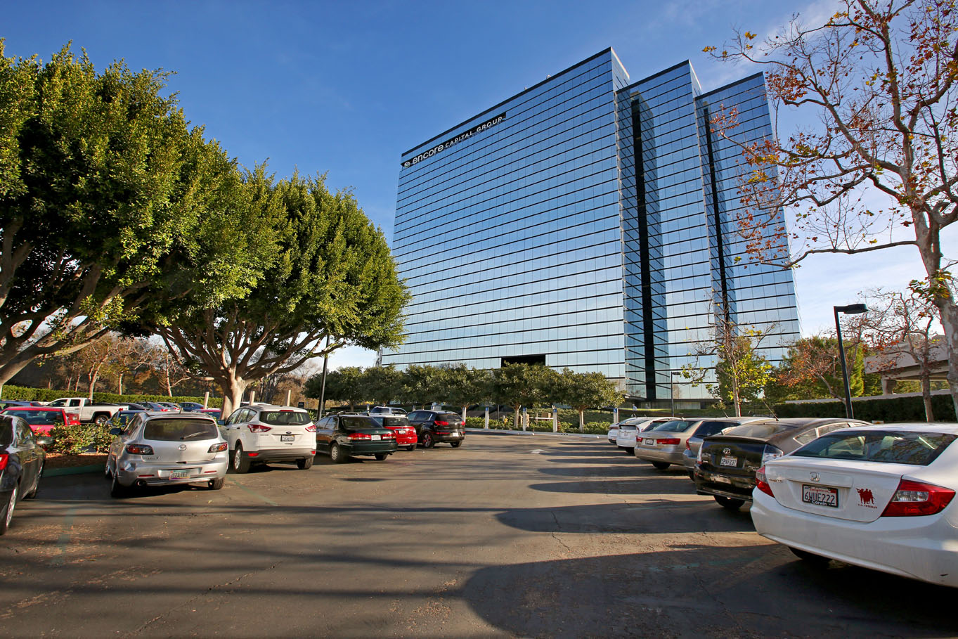 Pusat perniagaan 3111 Camino Del Rio North Rent office 3111 Camino Del Rio North — photo 1