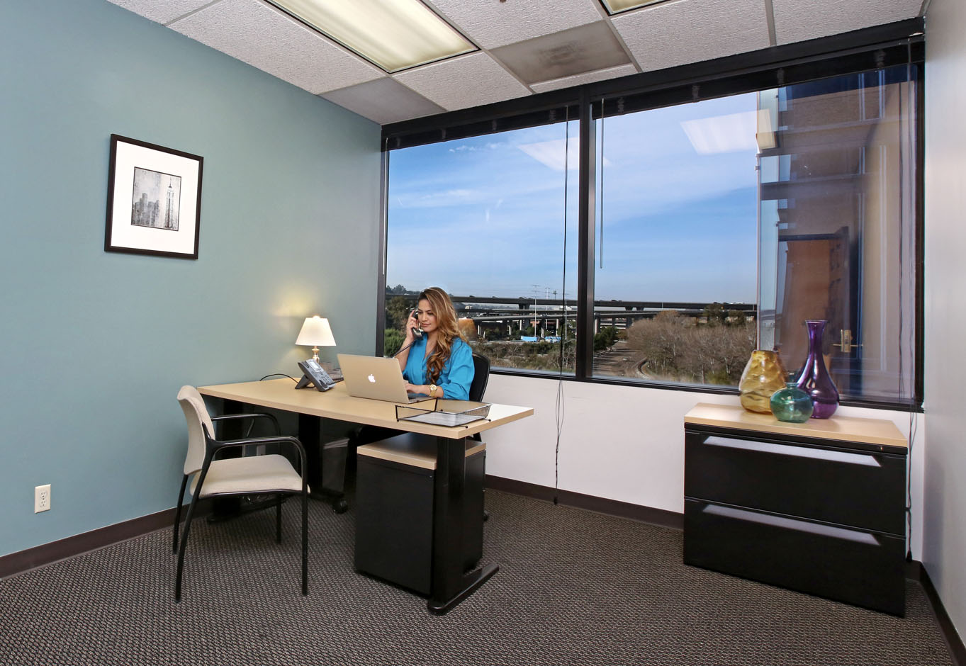 Pusat perniagaan 3111 Camino Del Rio North Rent office 3111 Camino Del Rio North — photo 8