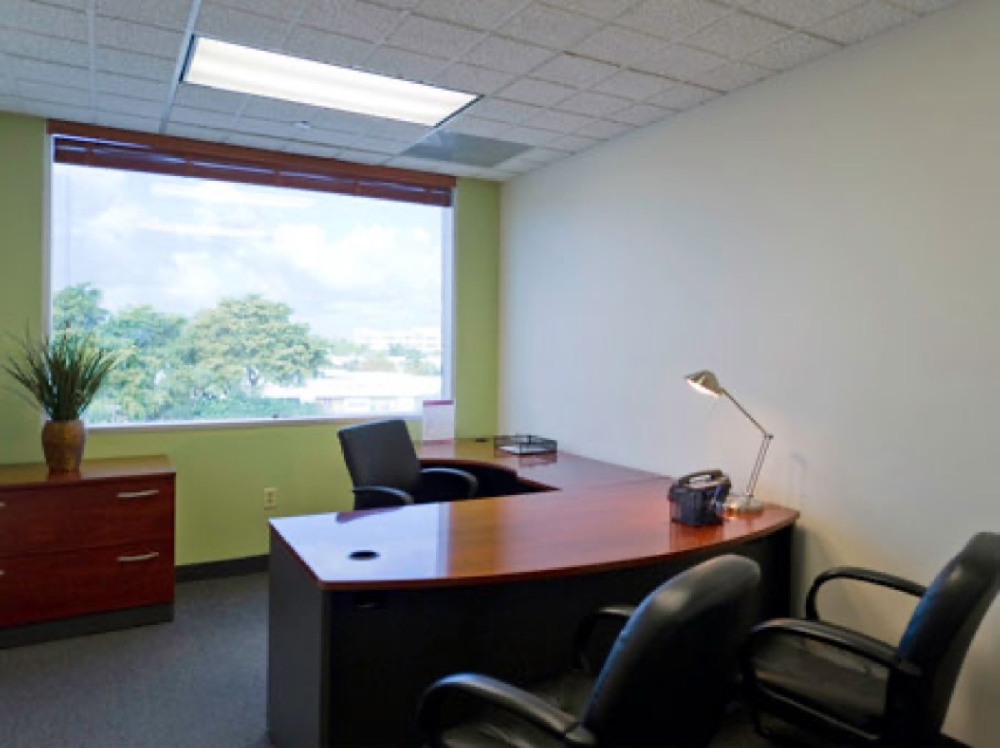 Rent office Biscayne Blvd., 4th Floor, 33180 — photo 3