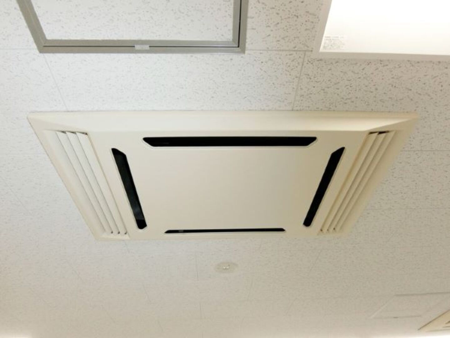 Business center Toyo Building Private office — Toyo Building