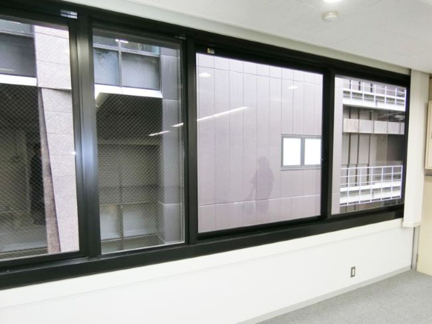 Business center Toyo Building Toyo Building — photo 3 of 12