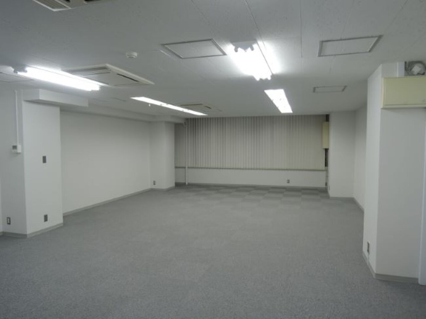 Business center Toyo Building Toyo Building — photo 4 of 12