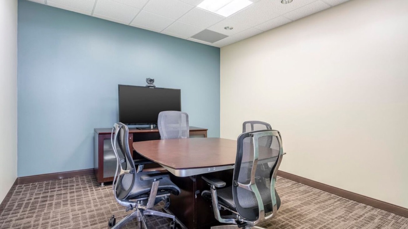 Rent office 7900 Oak Lane, Suite 400 — photo 1