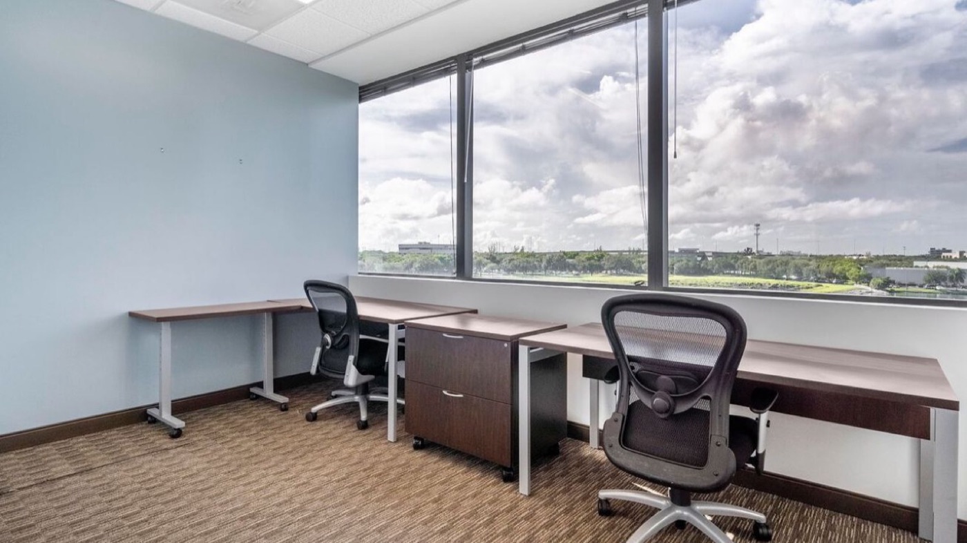 Rent office 7900 Oak Lane, Suite 400 — photo 2
