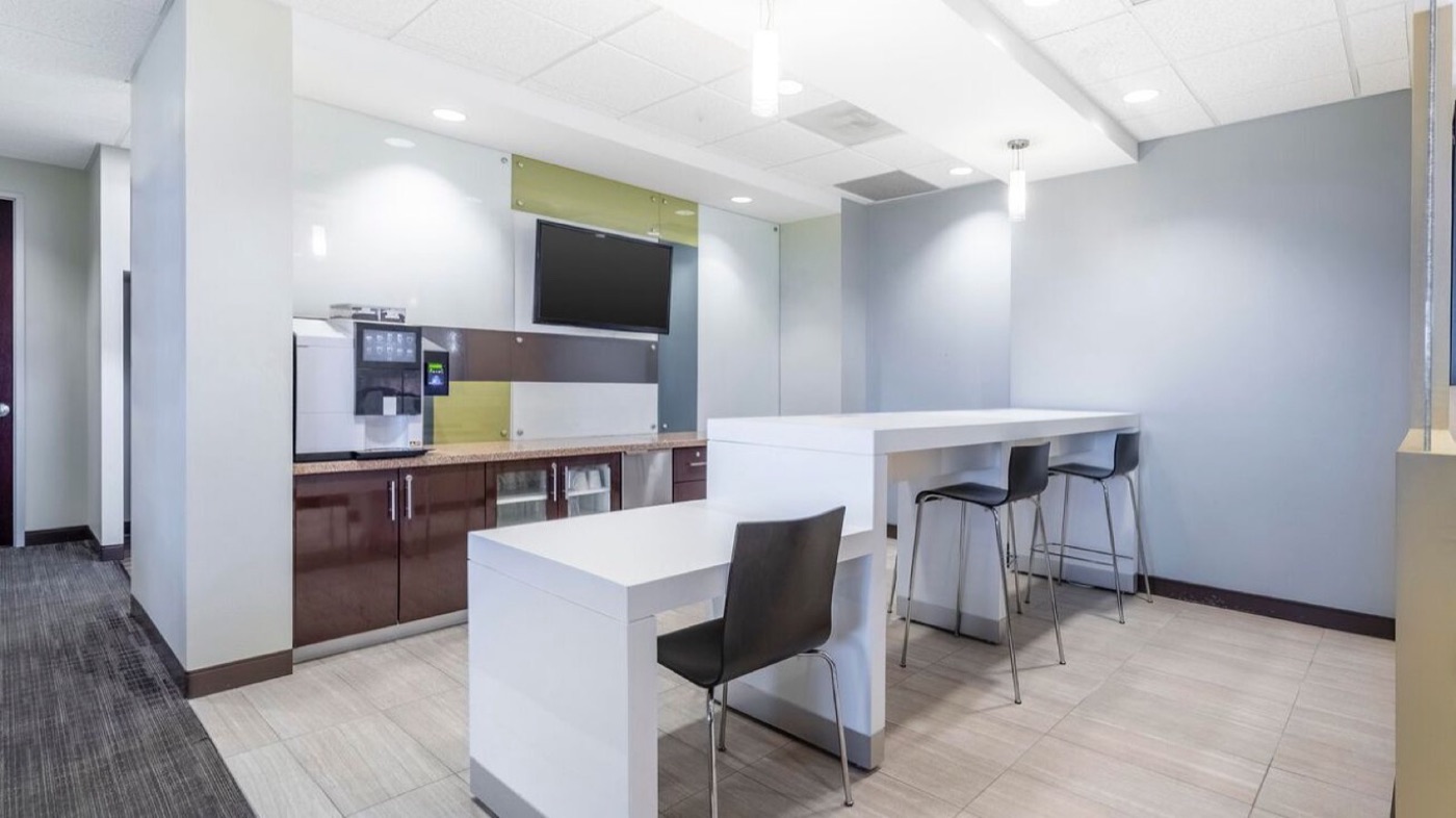 Rent office 7900 Oak Lane, Suite 400 — photo 4