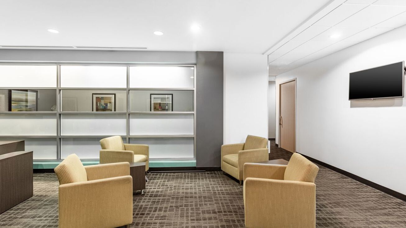 Pusat perniagaan 333 H Street Rent office 333 H Street — photo 15