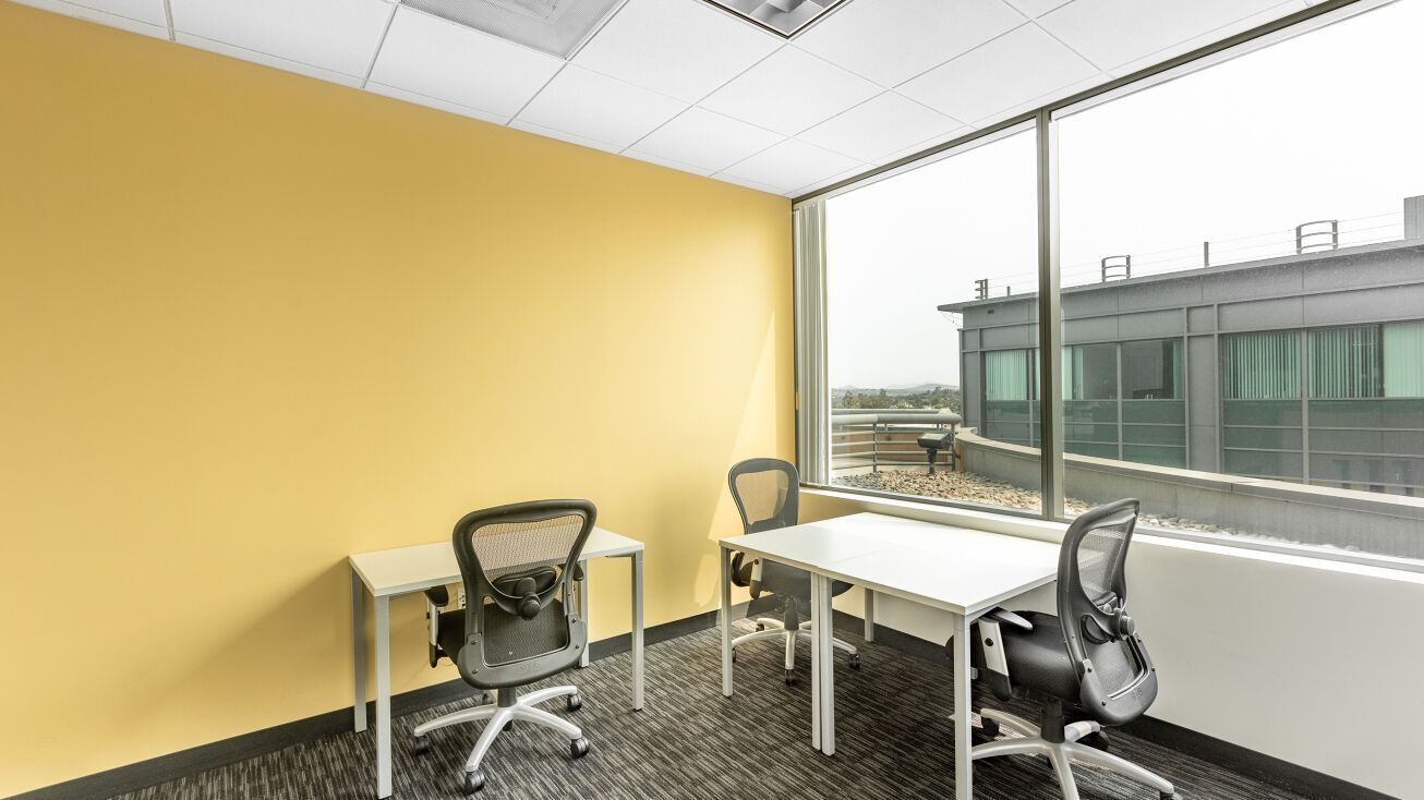 Pusat perniagaan 333 H Street Rent office 333 H Street — photo 3