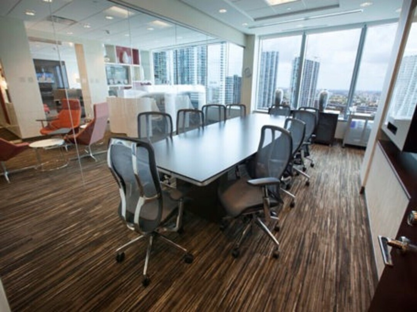 Centro de negocios 333 SE 2nd Avenue Rent office 333 SE 2nd Avenue — photo 5