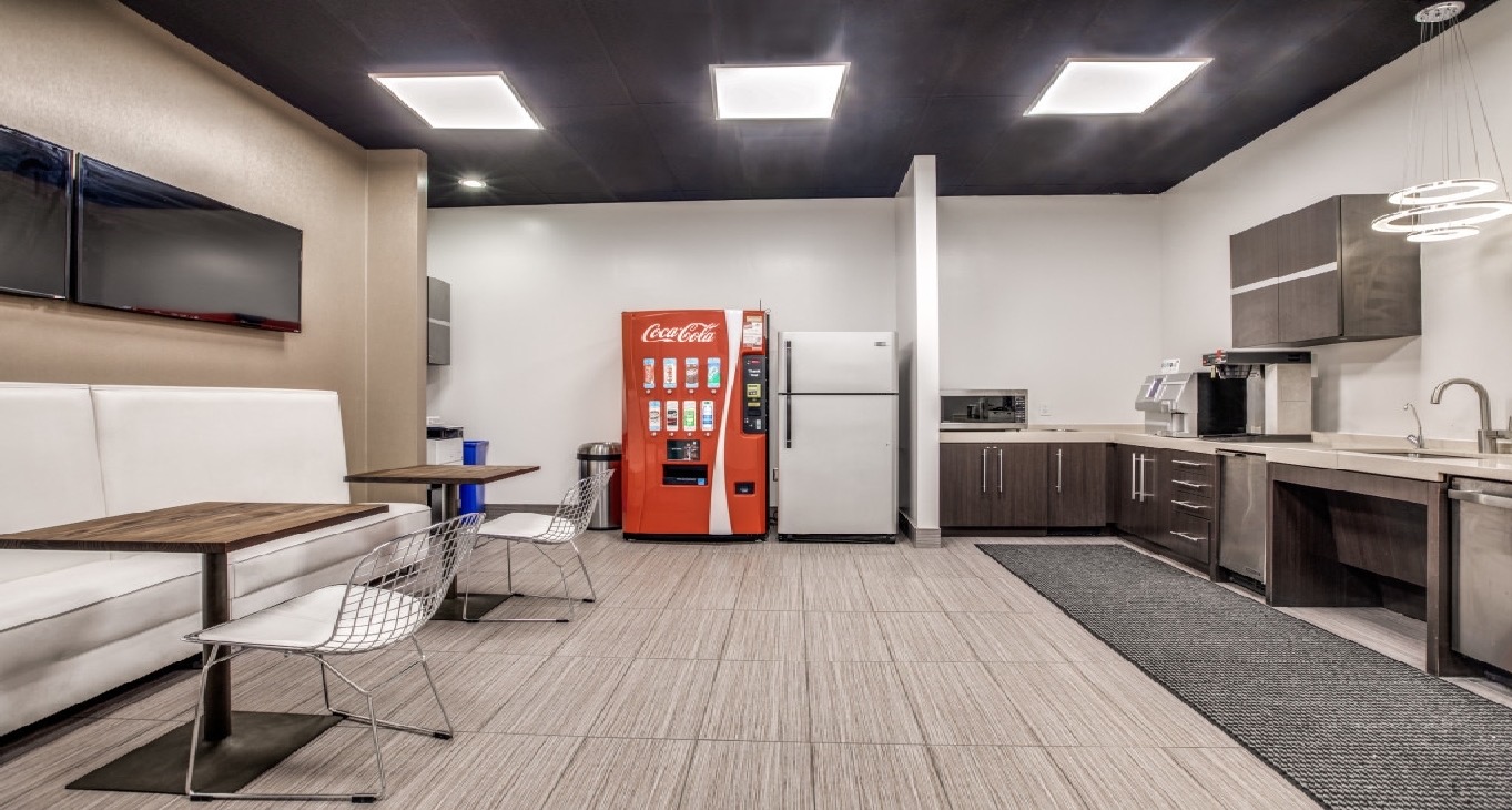 Rent office 4925 Greenville Ave — photo 4