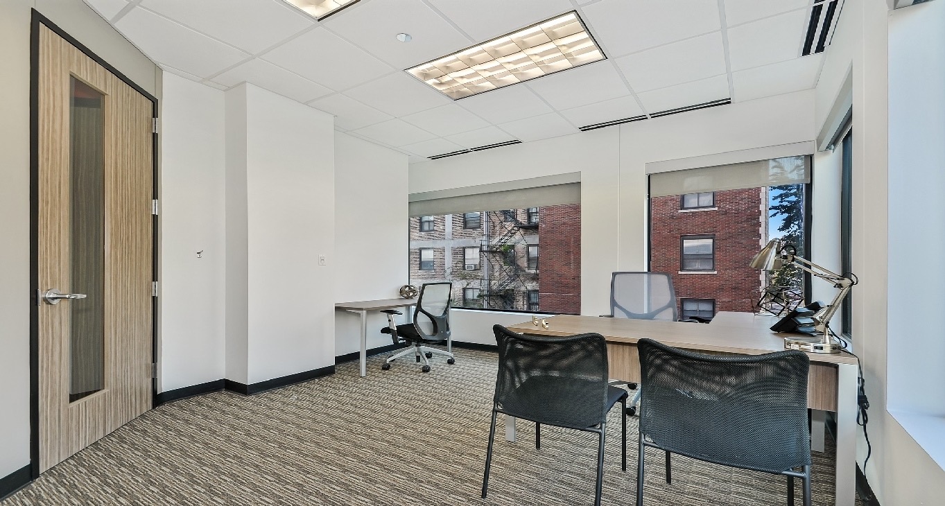 Rent office 5113 South Harper — photo 8