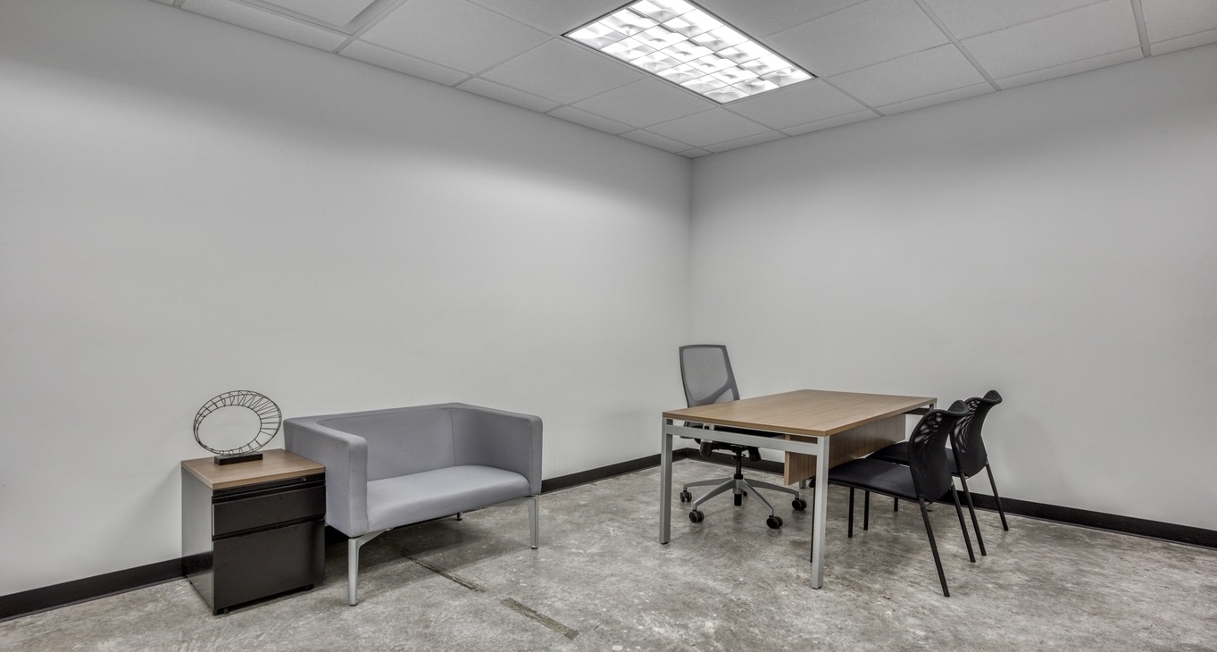 Rent office 5113 South Harper Avenue — photo 6