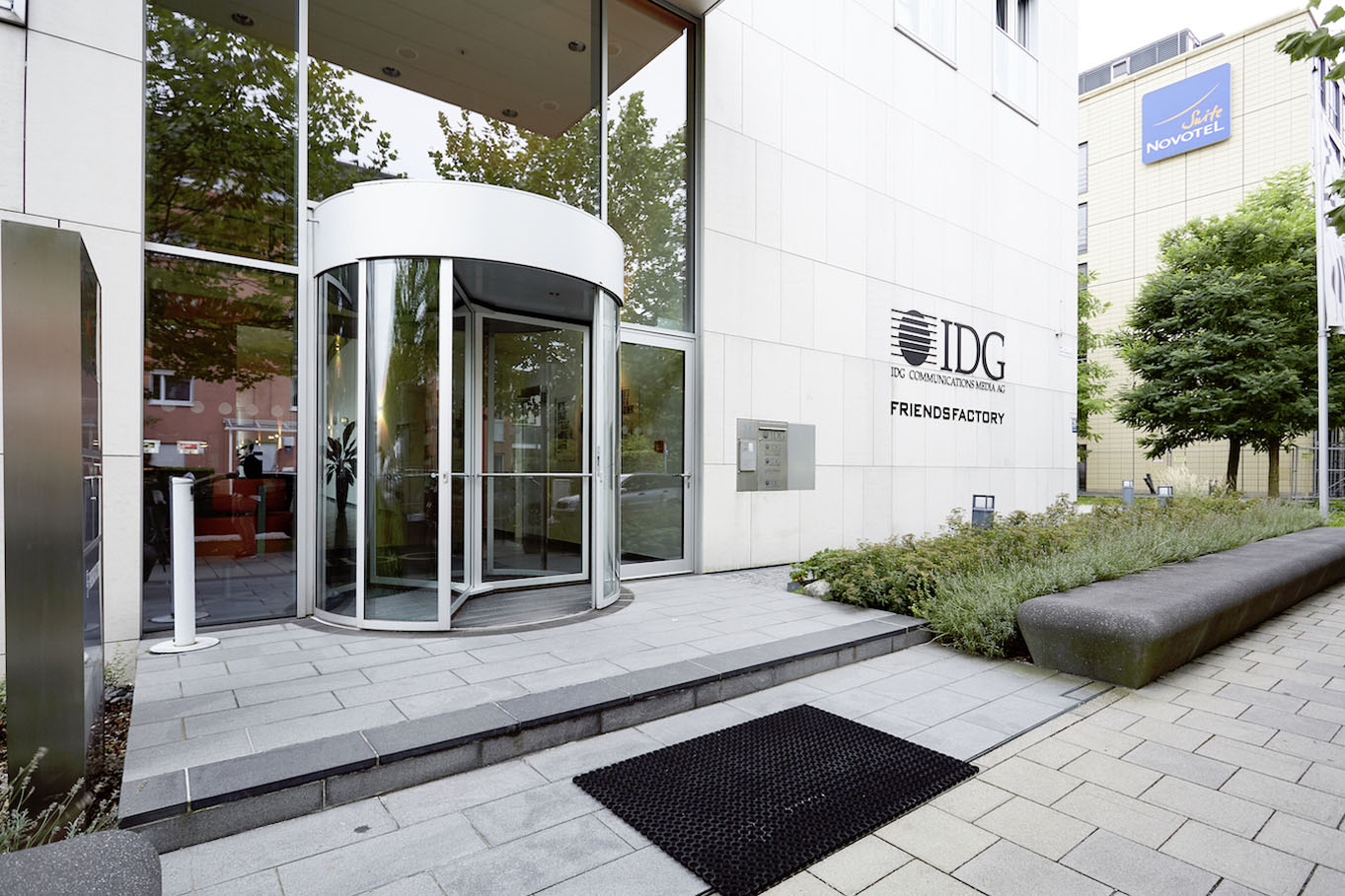 Rent office Lyonel - Feiniger Straße 26 — photo 1