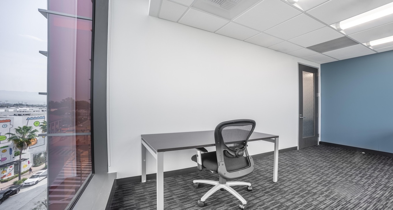 बिज़नेस सेंटर 5250 Lankershim Boulevard Rent office 5250 Lankershim Boulevard — photo 9