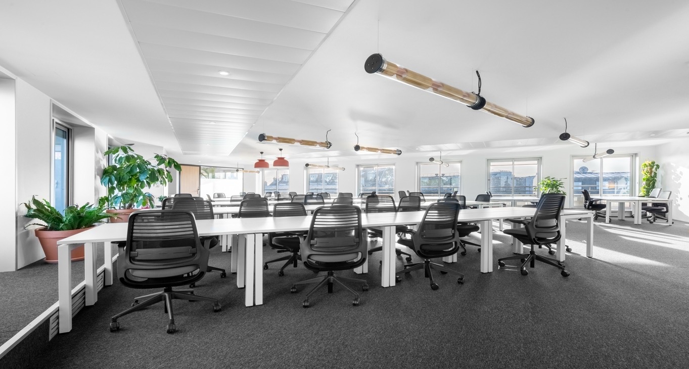 Rent office 54 Avenue Hoche — photo 3