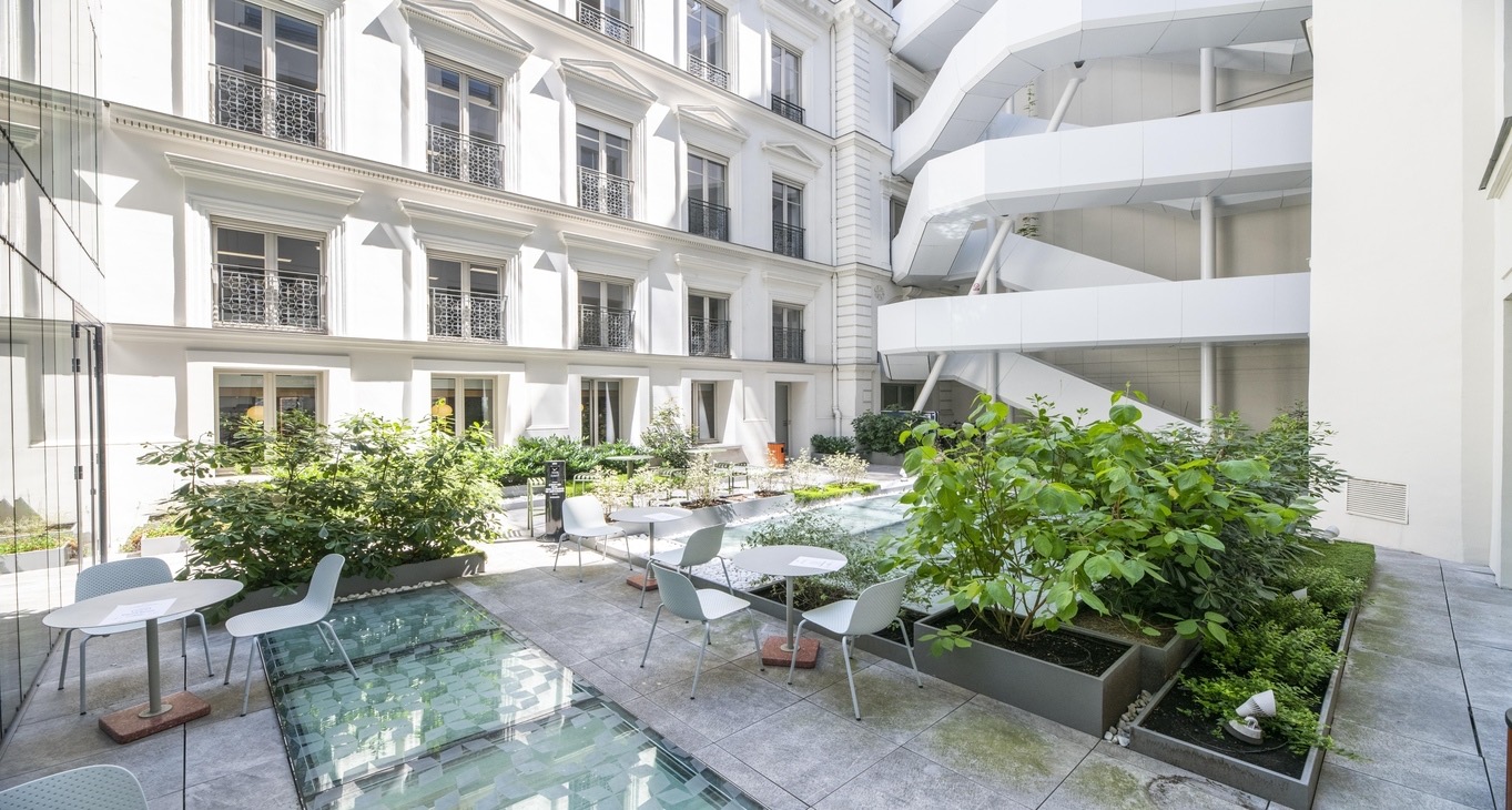Rent office 54 Rue de Londres — photo 10