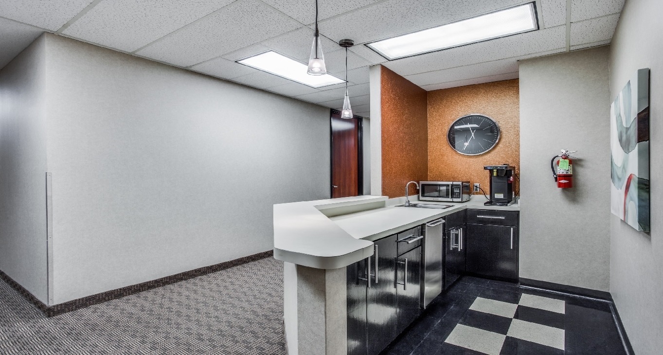 Rent office 6060 North Central Expressway — photo 2