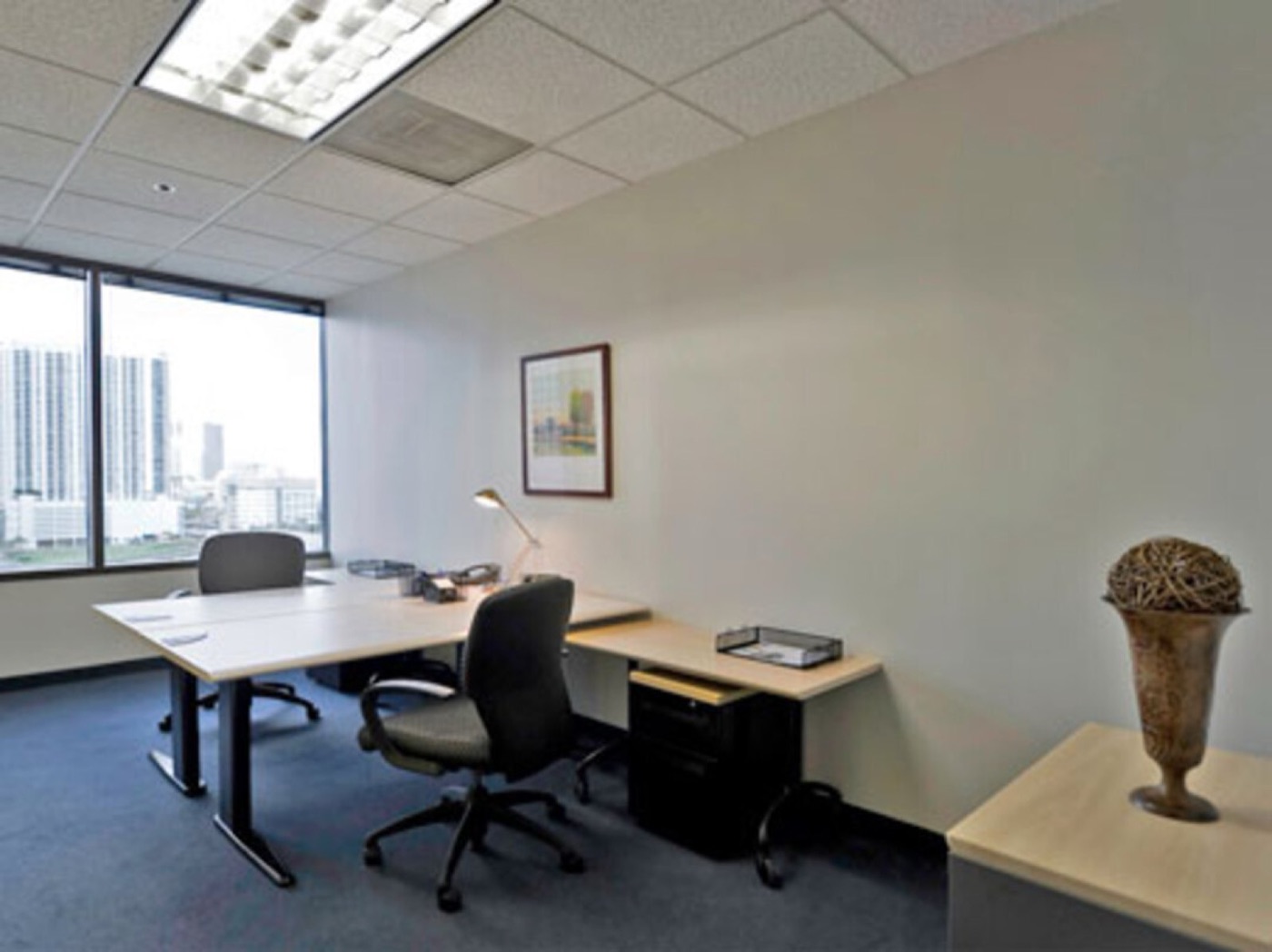 Rent office 80 SW 8th Street, Suite 2000 — photo 1