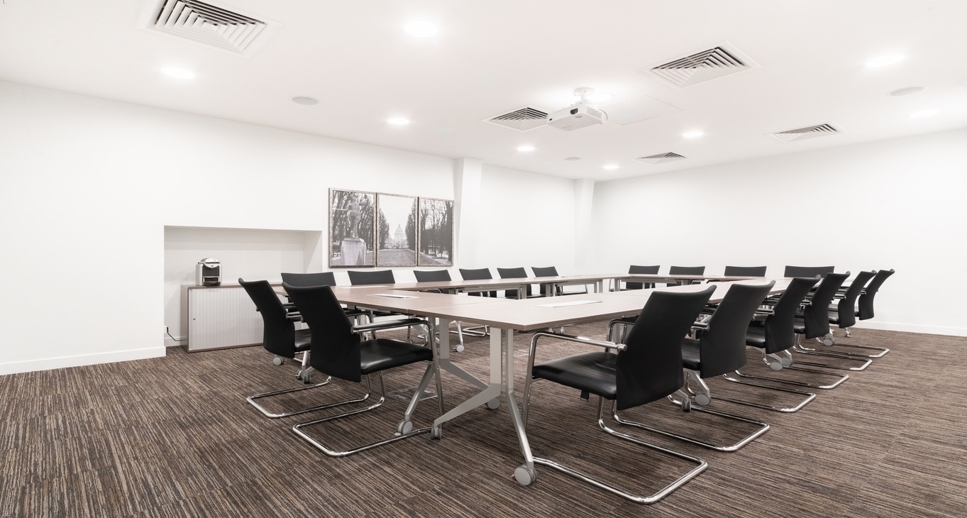 Rent office 72 Rue du Faubourg Saint-Honore — photo 1