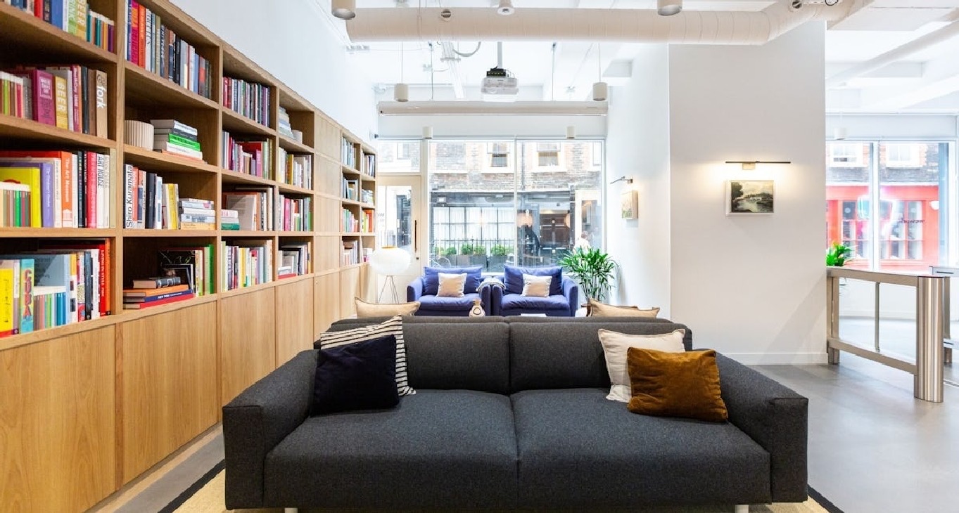 Rent office 8-14 Meard Street — photo 2