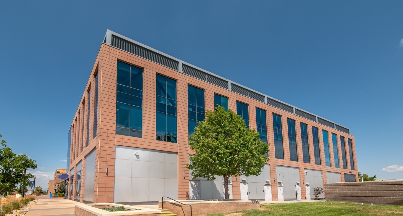 Business center 8354 Northfield Boulevard Rent office 8354 Northfield Boulevard — photo 10