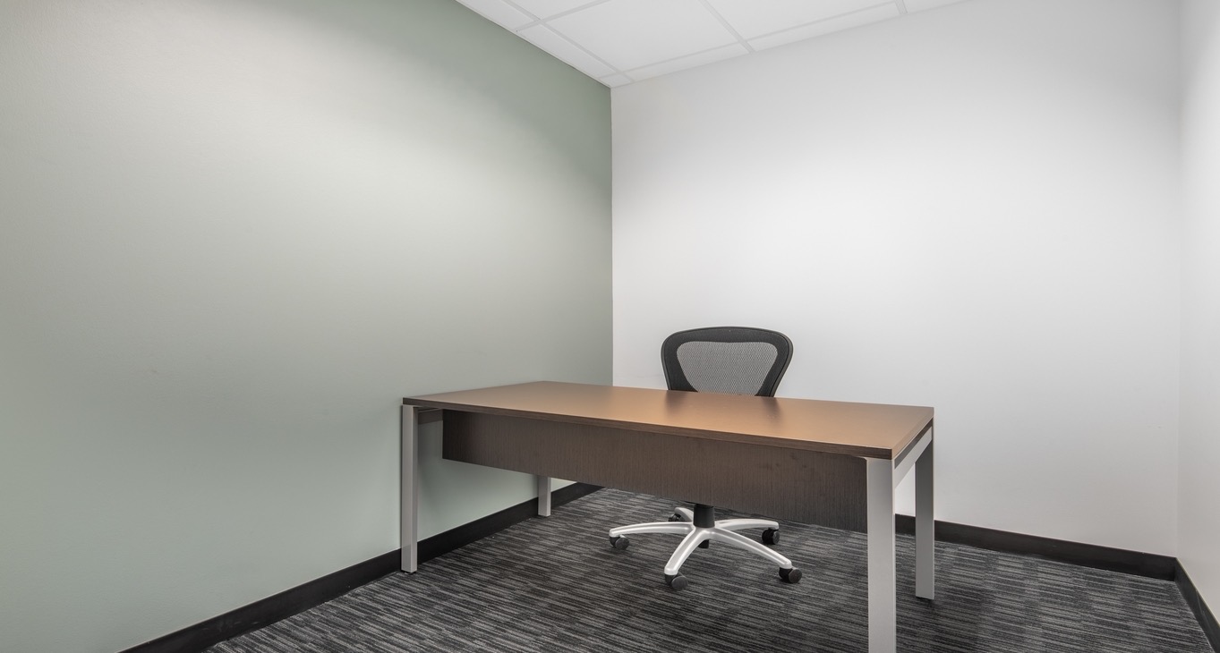 Business center 8354 Northfield Boulevard Rent office 8354 Northfield Boulevard — photo 2