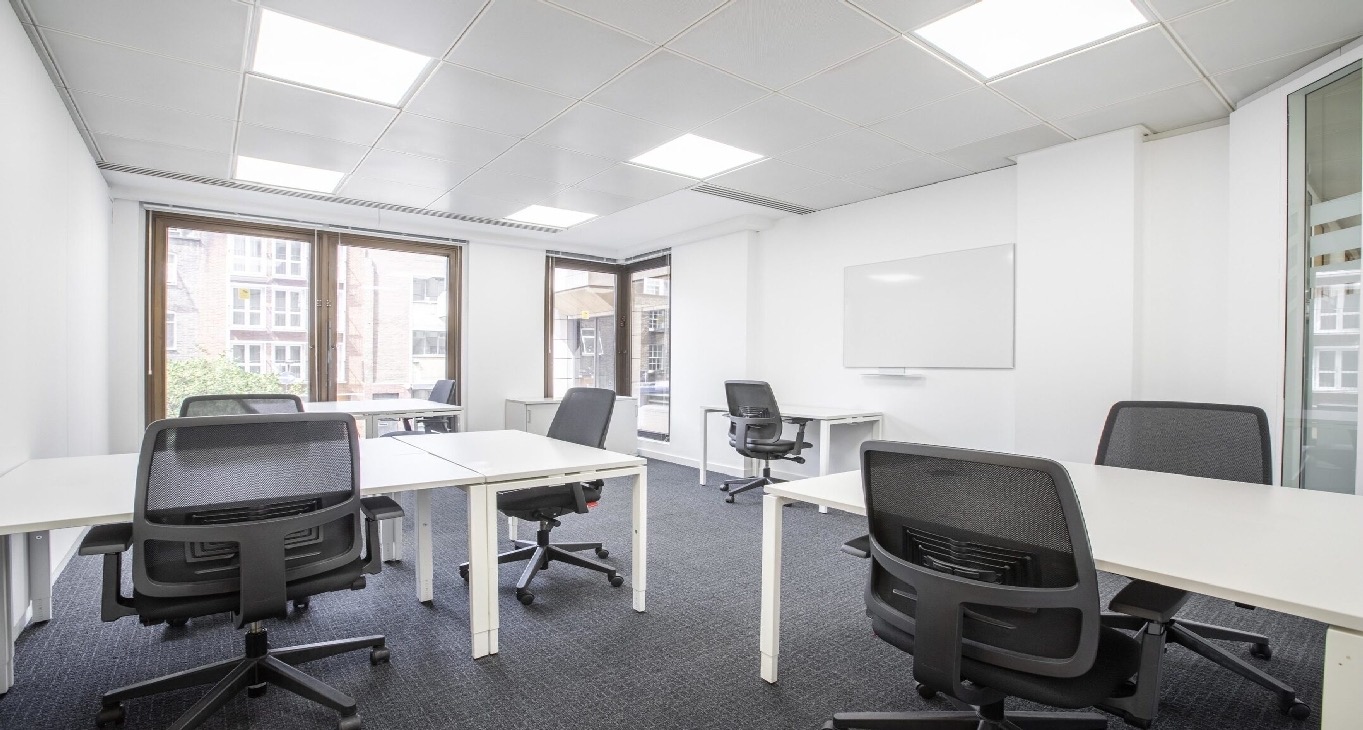 Rent office 90 Long Acre — photo 2