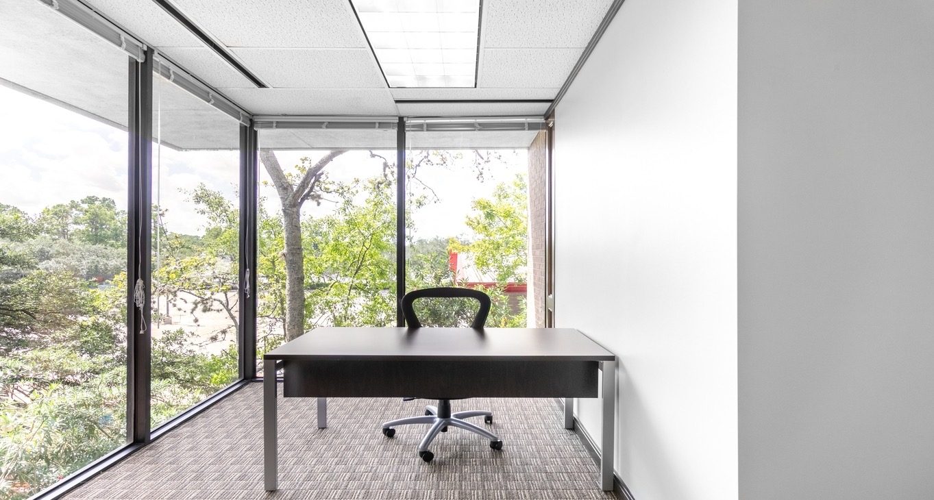 Rent office 950 Echo Lane — photo 8