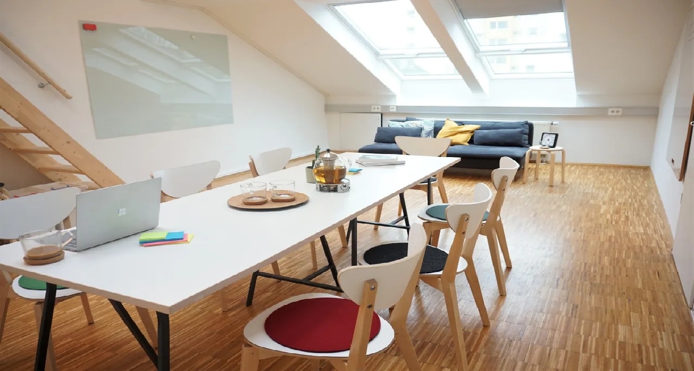 Rent office Regus THE SQUAIRE Conference Center — photo 3