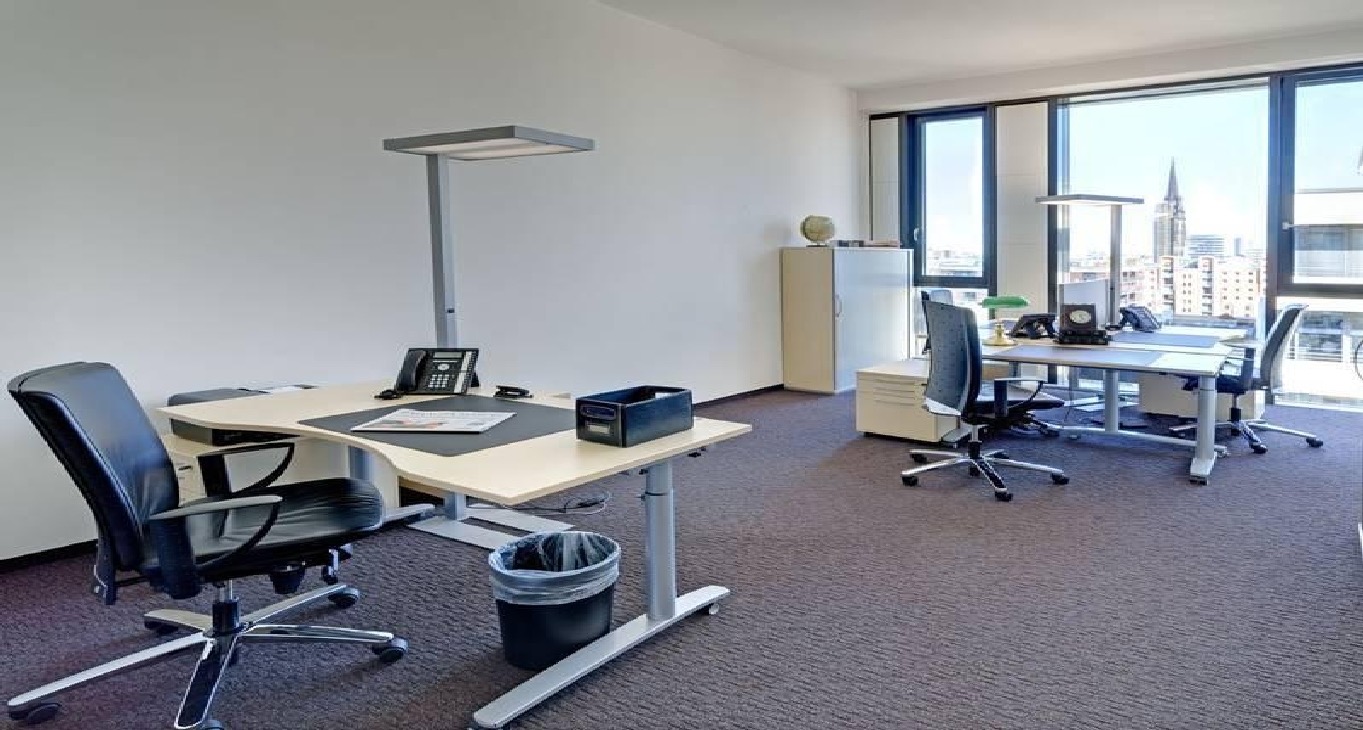 Rent office Am Kaiserkai 1 — photo 13