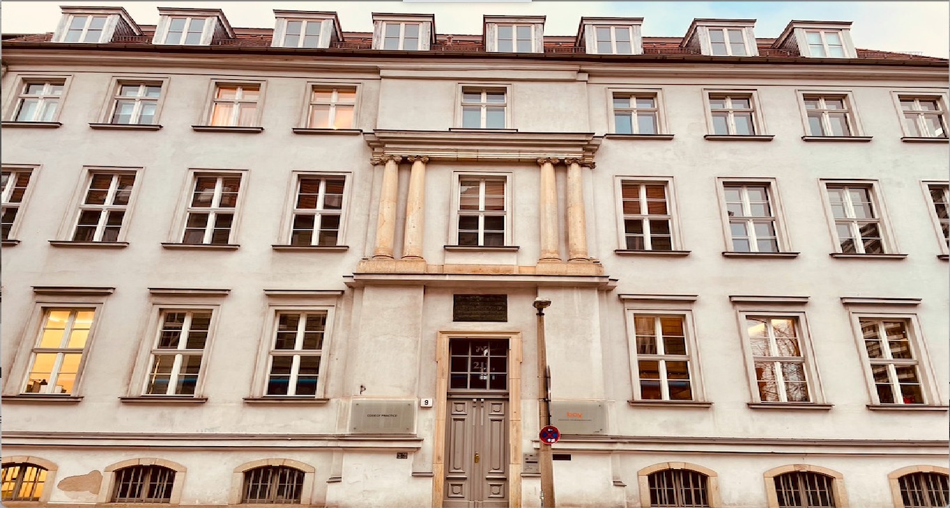 Rent office Anna-Louisa-Karsch-Straße 2 — photo 1