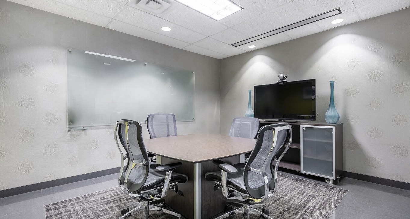 Rent office Broadway 1600 — photo 1
