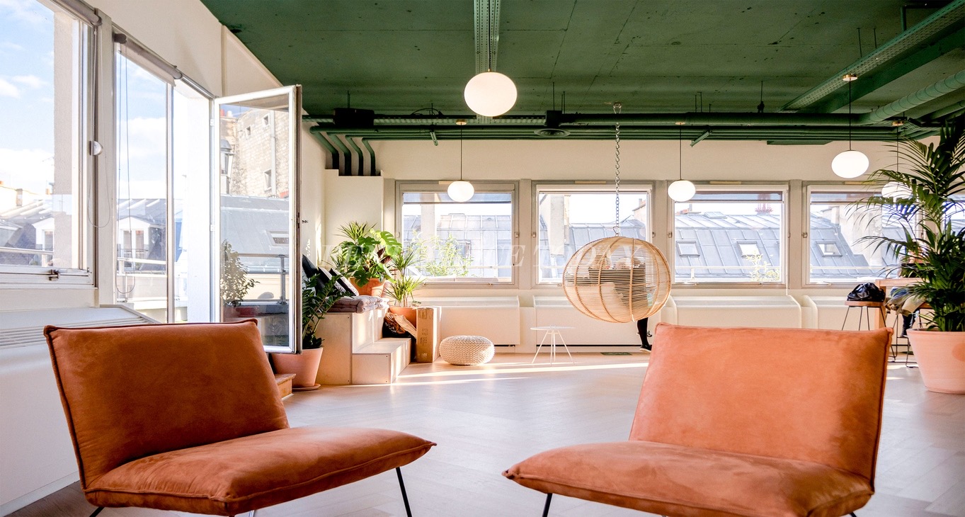 Rent office Coworking 10 rue Treilhard — photo 1