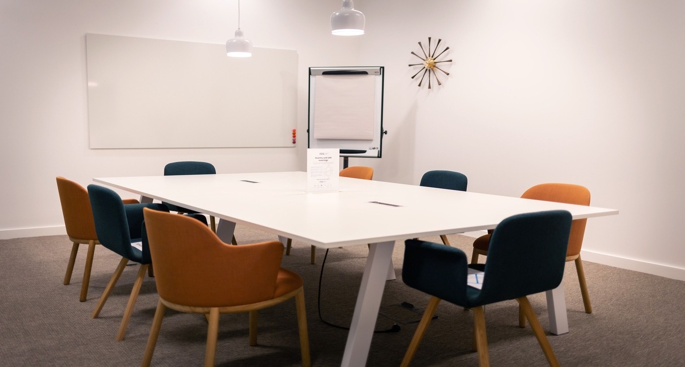 Rent office Canary Wharf Cabot Square — photo 8