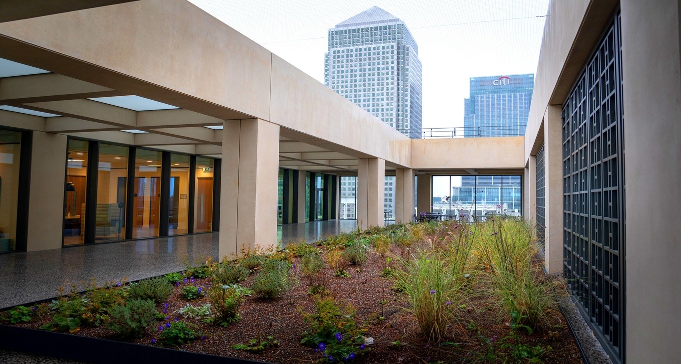 Rent office Canary Wharf Cabot Square — photo 1