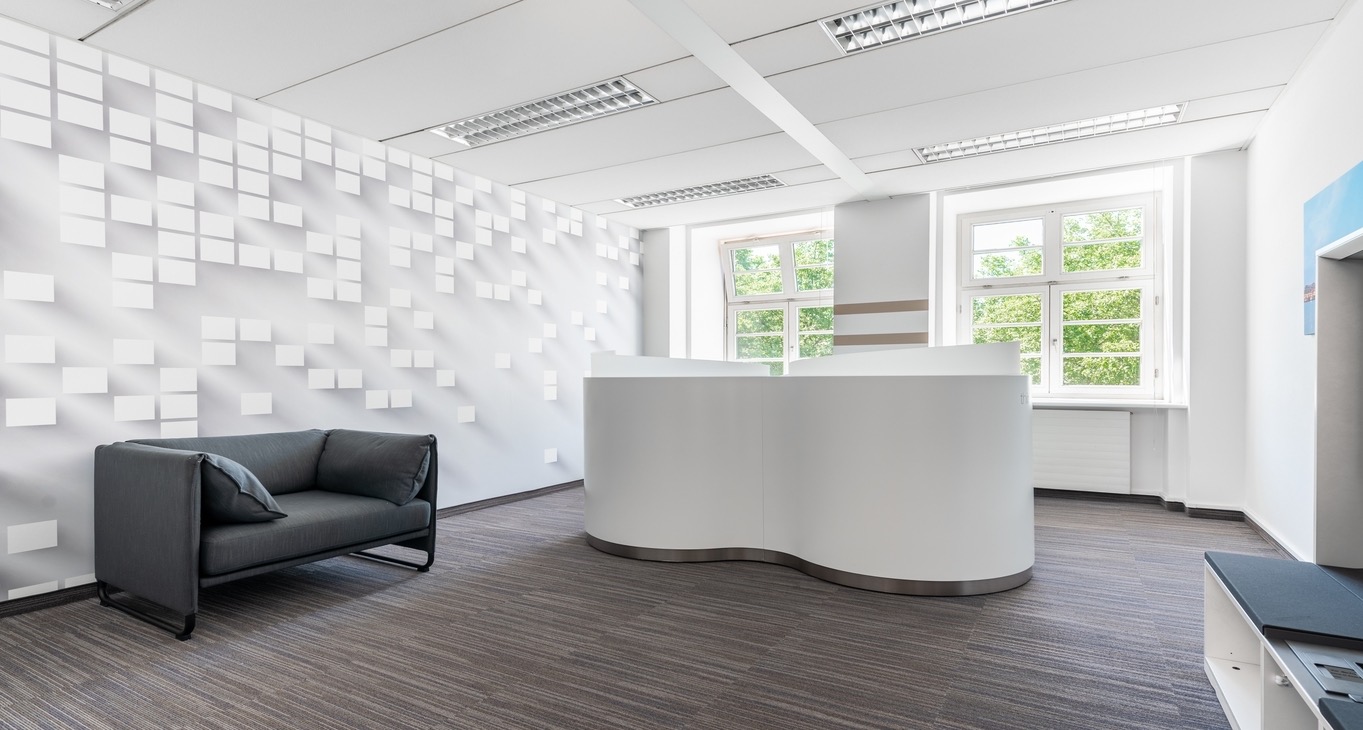 Rent office Regus Chilehaus — photo 1