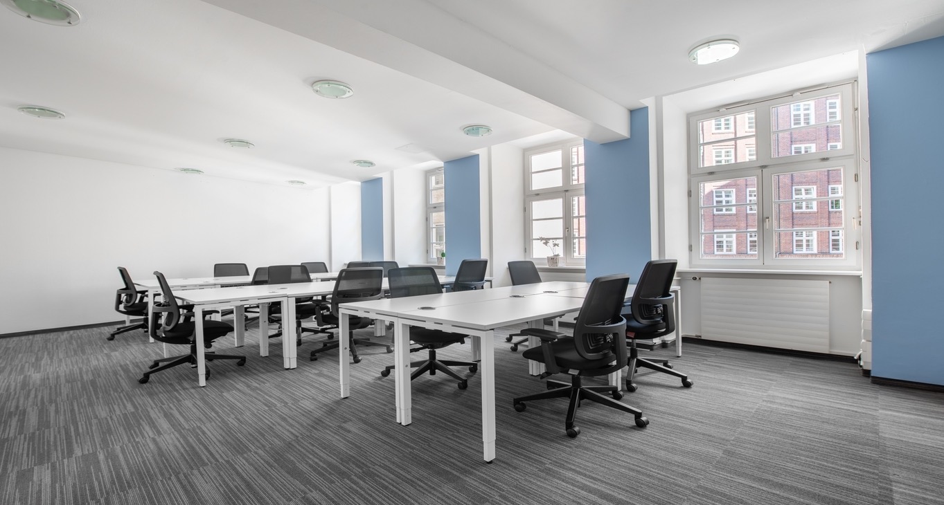 Rent office Regus Chilehaus — photo 2