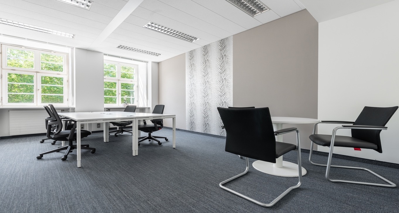 Rent office Regus Chilehaus — photo 3