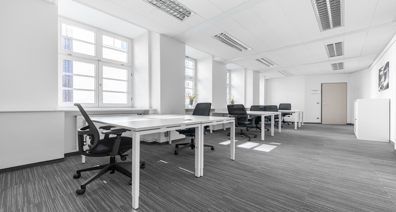 Rent office Regus Chilehaus — photo 5