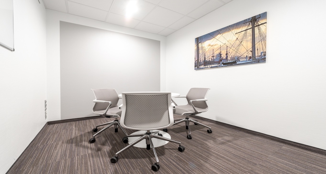 Rent office Regus Chilehaus — photo 7