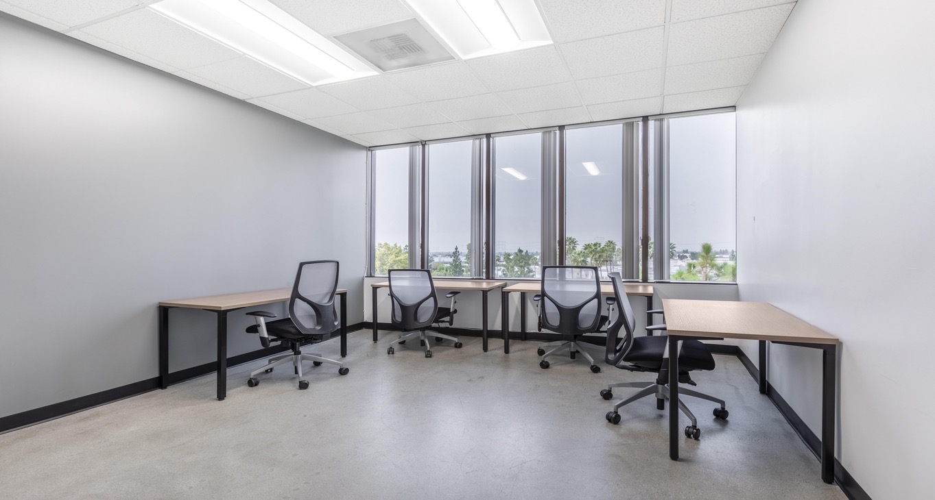 비즈니스 센터 Commerce Corporate Center Rent office Commerce Corporate Center — photo 3